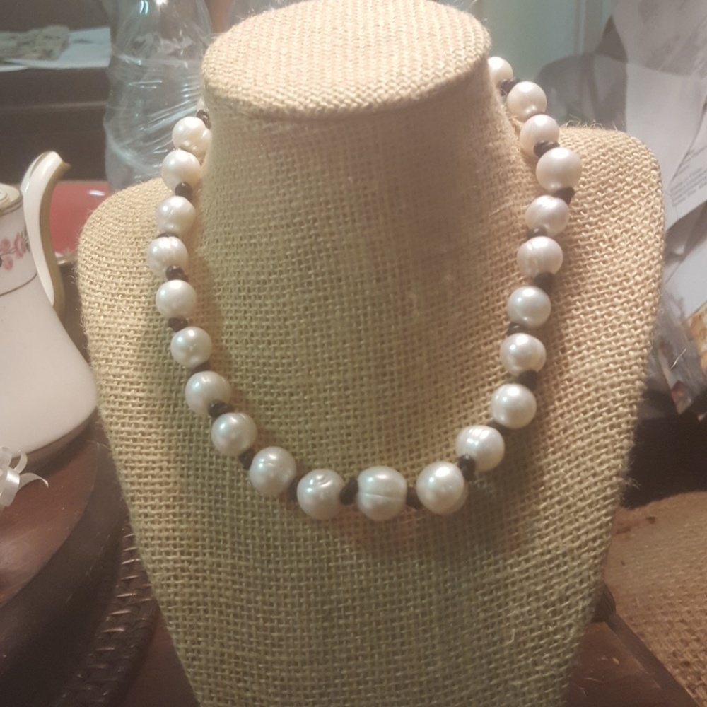 Genuine Pearl & Leather Infinity Choker
